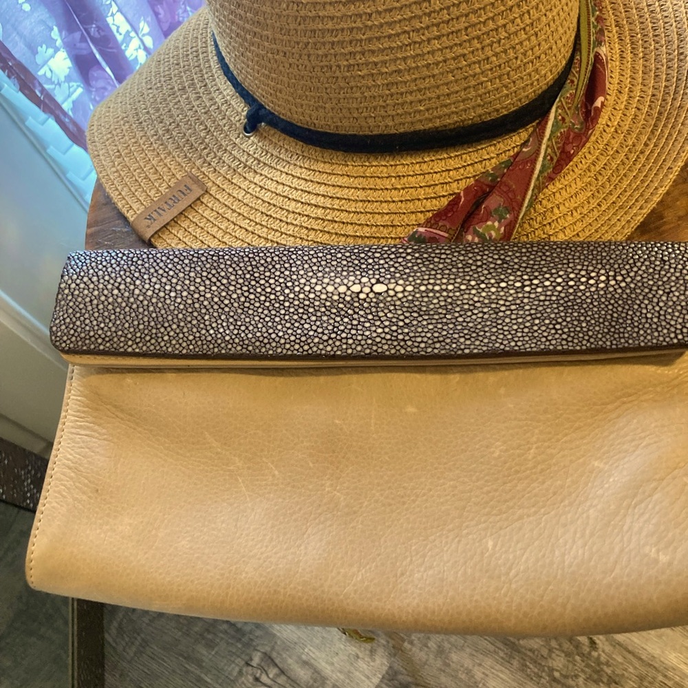 VIVO Holly Clutch